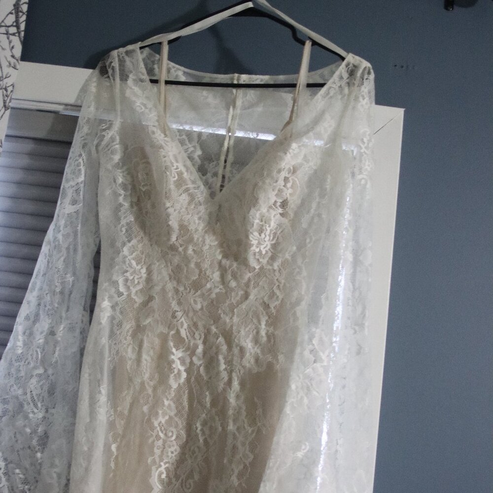 Wilderly Bride Wedding dress with reversible slip, never worn, Size 6